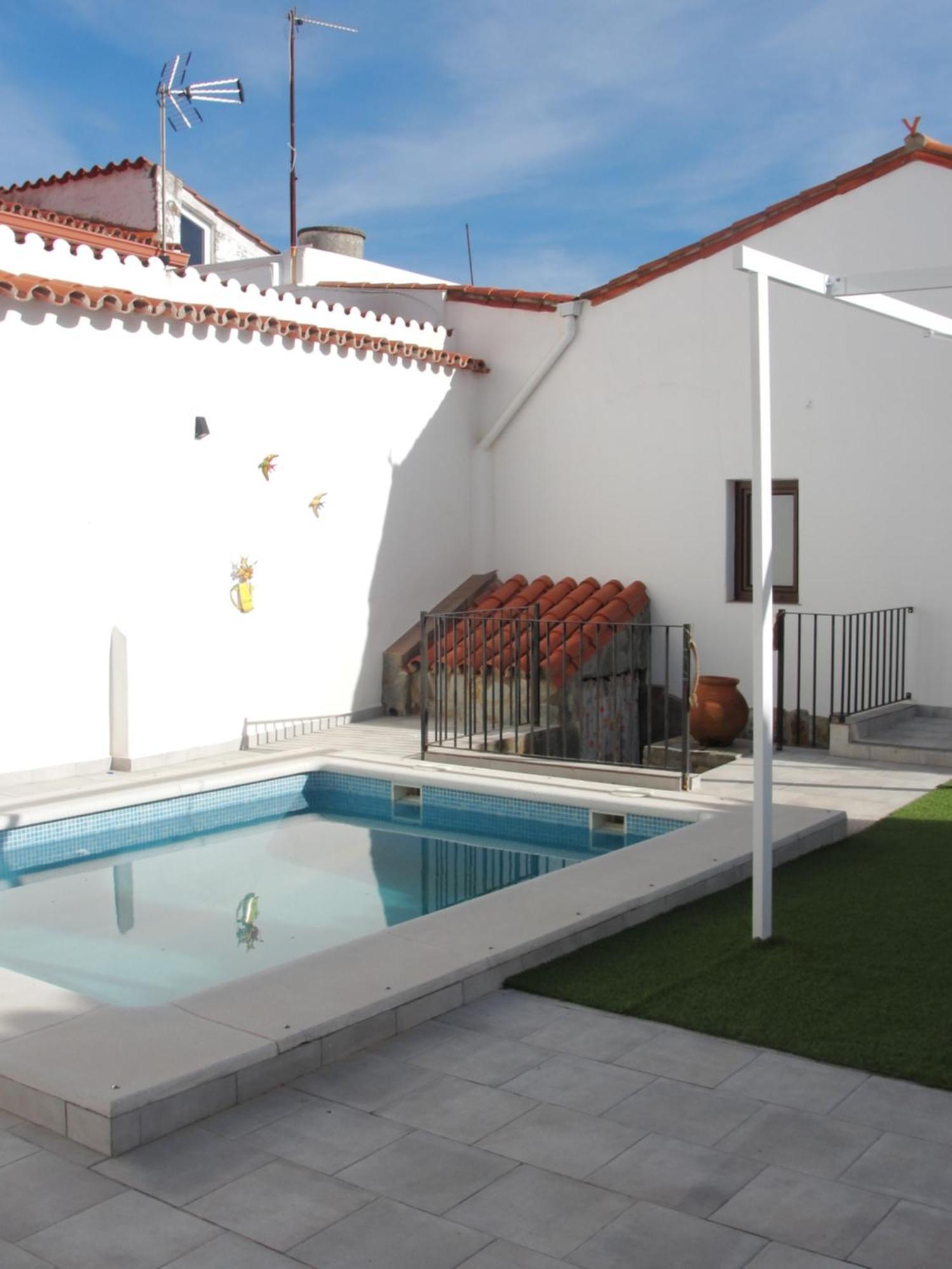 Apartamento Turistico La Choza Jerez De Los Caballeros Exterior foto